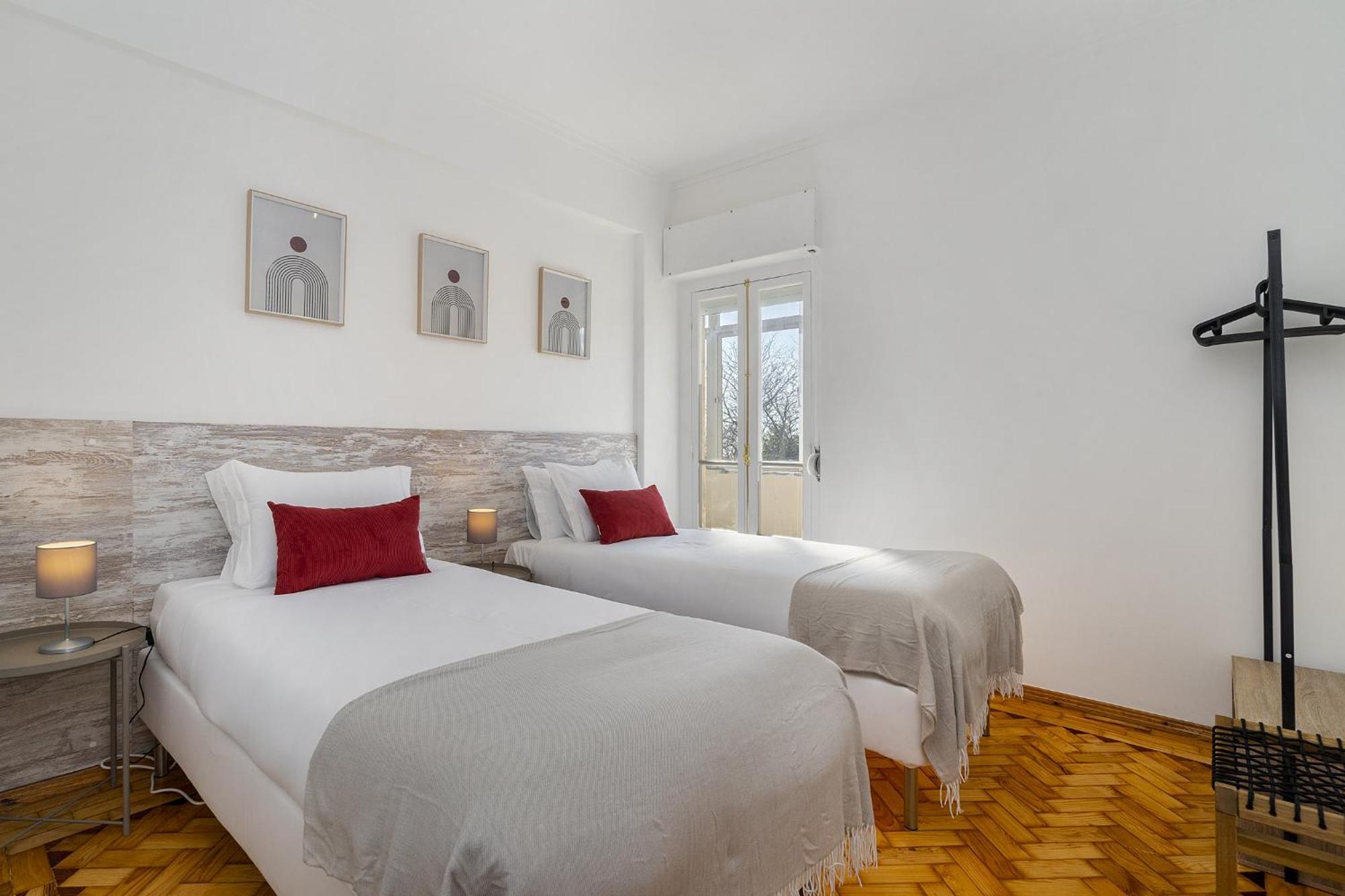 Whome Peaceful Alges Family Home Away From City Noise Exterior photo